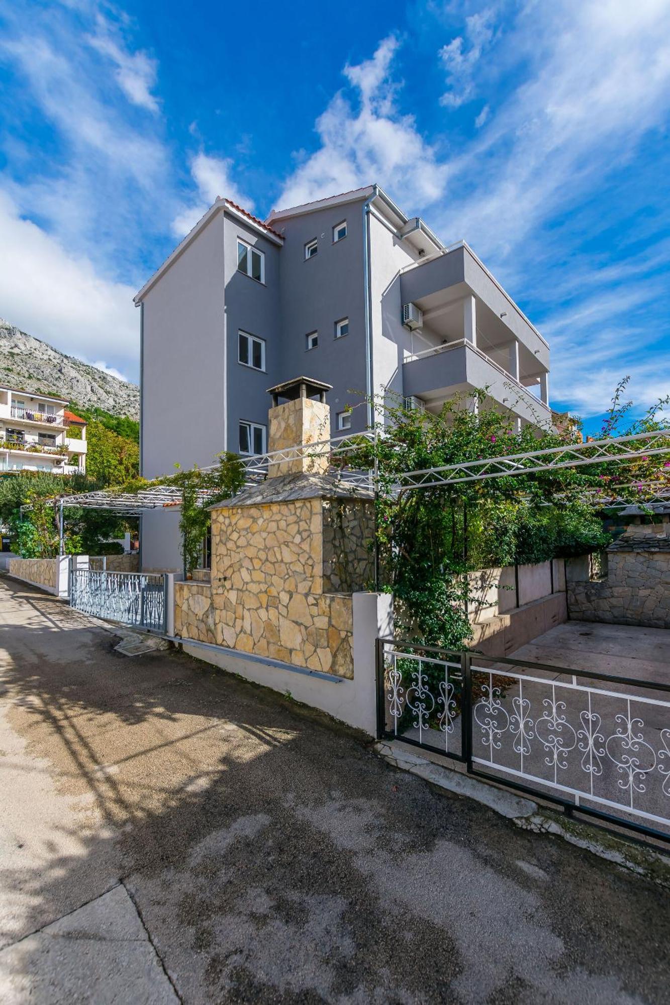 Apartments Kristina Omiš Eksteriør bilde